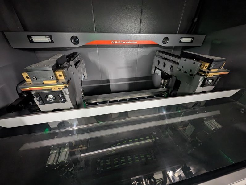 44 Ton x 3.5′ Bystronic Xpert 40/1030 CNC Hydraulic Press Brake, 2019 – w/ KUKA KR10R1100 Robot, 6 Axis Backgauge