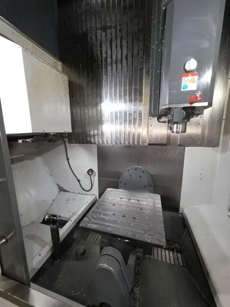 2022 Haas UMC-1000 5-Axis Universal Machining Center w/ 10 Pallet Pool