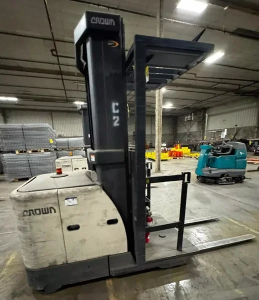 3,000 LB CROWN MODEL #SP 3500 ELECTRIC ORDER PICKER FORKLIFT 2018 : YOBRO #25408