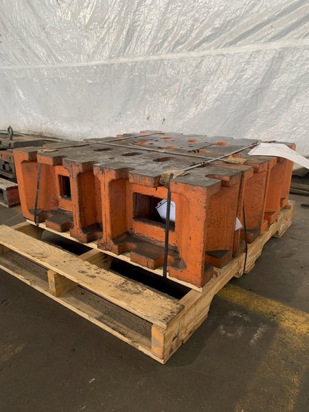 9&quot; WIDE X 35&quot; LONG X 12&quot; TALL PARALLEL RISER SET. STOCK # 0995824