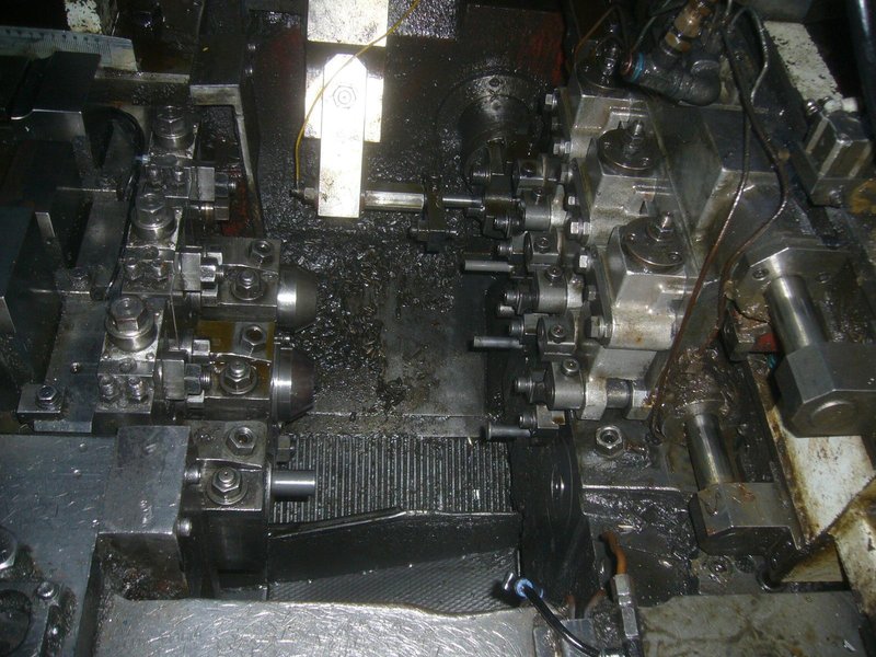 Asahi Sunac Model AF-1414-3 Three Die Progressive Header