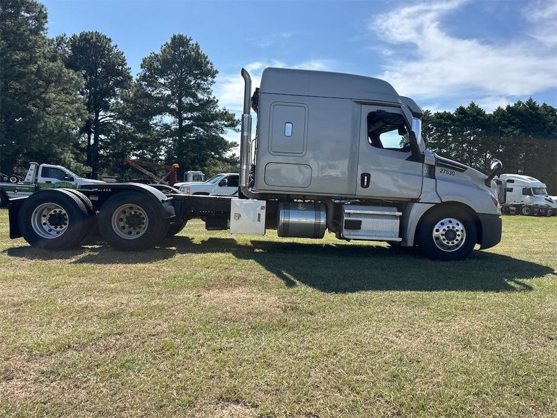 2020 Freightliner Cascadia 126 1FUJHHDV9LLMA8506