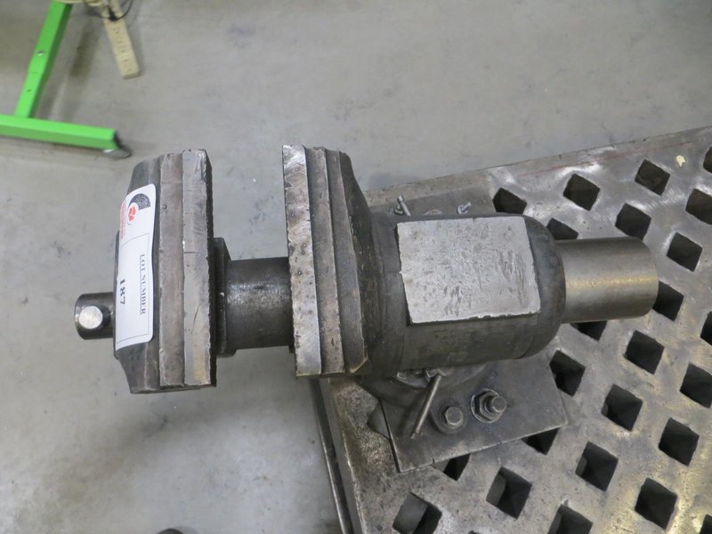 Heavy Duty Bench Vise 6&quot;- Auction Item