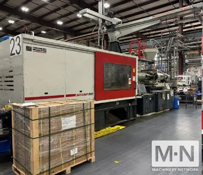 950 TON 232 OZ MILACRON MODEL MM950 INJECTION MOLDING MACHINE MFG 2012