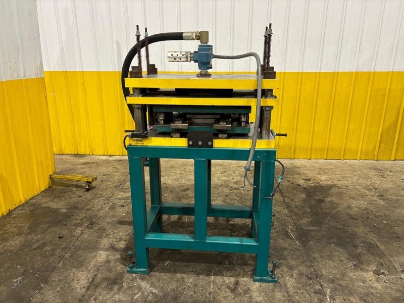 7 TON AIRAM MODEL #AP7 PNEUMATIC CUTOFF PRESS: YOBRO #24501