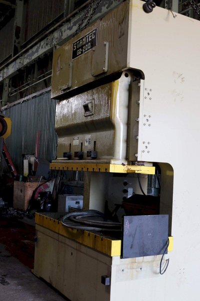 220 TON STAMEC GAP FRAME DOUBLE CRANK PRESS: STOCK #73494