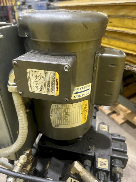 4,000 LBS X 44&quot; X 44&quot; PENTALIFT HYDRAULIC LIFT &amp; TILT TABLE: STOCK #20386