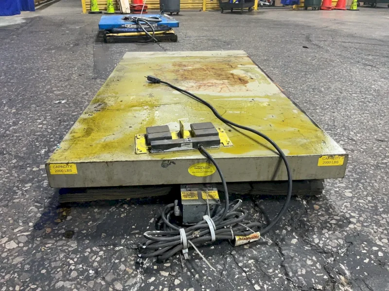 SOUTHWORTH 32” X 60”/2000 LBS LIFT TABLE