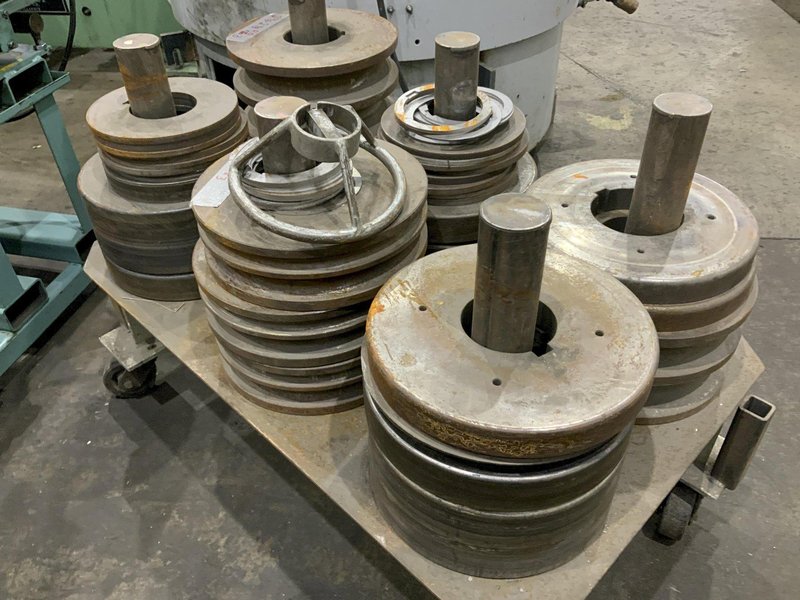 4-1/2” X 4-1/2” X 1/2” ROUNDO R-5 HYDRAULIC VERTICAL/HORIZONTAL ANGLE ROLL: STOCK #80859