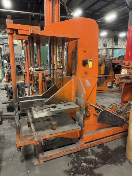 Hall model 2H molding machine 28x34 front platen, 27&quot; x 34&quot; rear platen, controls and tie bars, no hydraulics