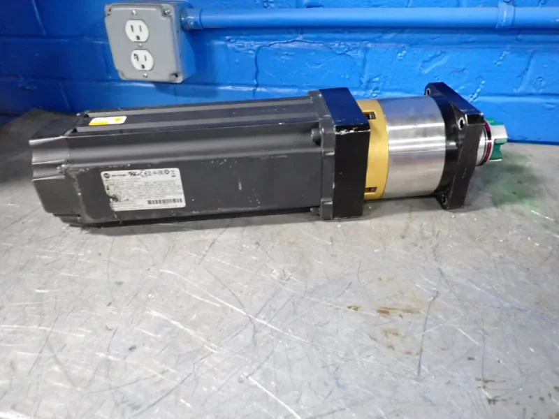 ALLEN-BRADLEY 3.95 HP KINETIX VP LOW INERTIA SERVO MOTOR  -  VPL-B1306F-CJ14AA