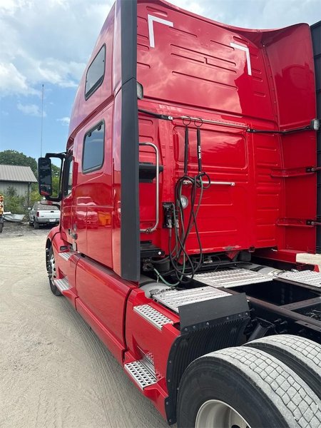 2023 Volvo VNL64T860 4V4NC9EH6PN603472