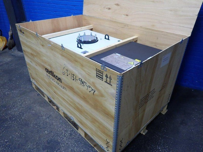 OERLIKON LEYBOLD 25 HP VACUUM PUMP  -  SV630B