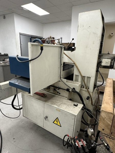 Kent KGS-63AHD Precision Hydraulic Surface Grinder, 2005 – 12″ × 24″ Table, Auto Feed, Excellent Condition