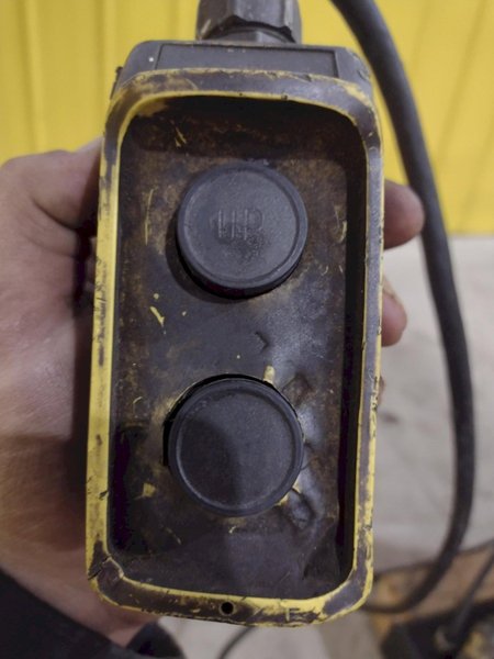 4,000 LBS SOUTHWORTH HYDARULIC PALLET TIPPER / UPENDER, 110V SINGLE PHASE: STOCK #22328