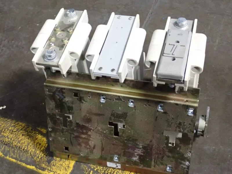 JOSLYN CLARK CIRCUIT BREAKER   -  MVCL77UO32A25-125-125
