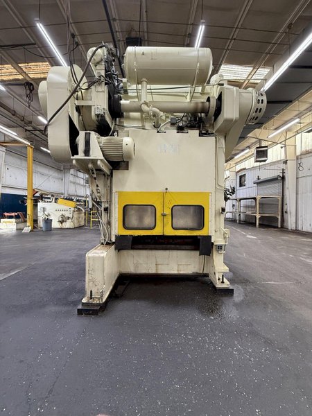 200 ton Niagara BP2-200-72-36 Straight Side Double Crank Press For Sale