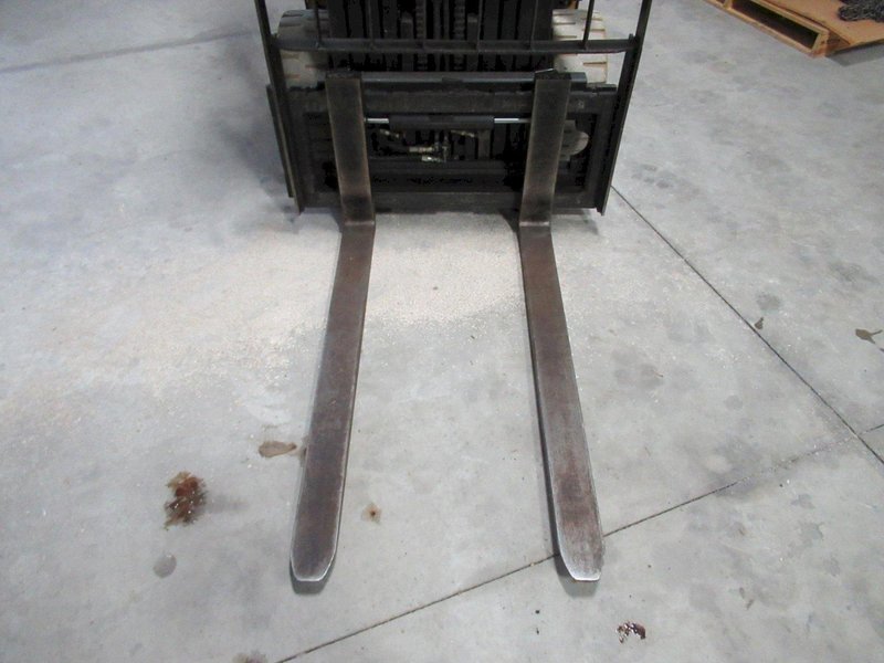 TCM FCG30T7T Forklift – 5,200 lb Capacity, Triple Mast,  Side-Shift, Cushion-Tire, LPG- Auction Item