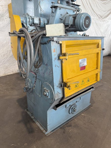 5 CUBIC FOOT TD326 RUBBER BELT TUMBLE BLAST SYSTEM W/ ELEVATOR RECLAIM SYSTEM &amp; DUST COLLECTOR. STOCK # 0670425.