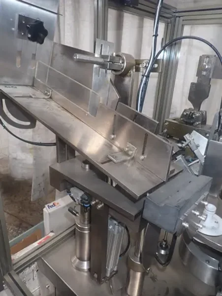 RIGAO RGNF-30B FULL AUTO FILLING &amp; SEALING MACHINE  -  RGNF30B