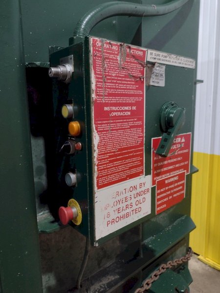 40&quot; X 54&quot; PIQUA SERIES 40 VERTICAL HYDRAULIC PAPER BALER: STOCK #18797