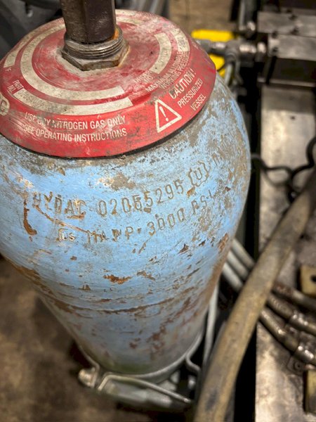 AMERICAN SERVO DRIVEN HYDRAULIC FLYING CUTOFF SHEAR WITH AMS CONTROLS: STOCK #18161