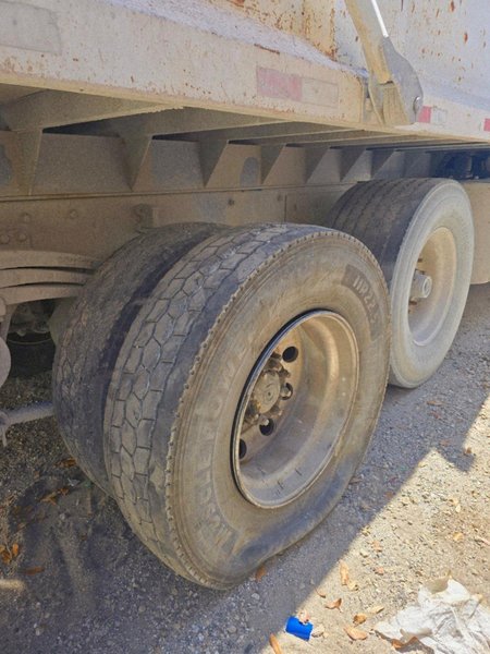 Volvo VNL Tri-Axle Dump Truck, 2012 – Volvo D13