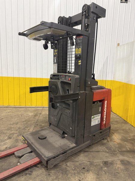 3000 LBS RAYMOND MODEL #540-OPC30TT ORDER PICKER FORKLIFT 2016 4,612 Hours : YOBRO #25406