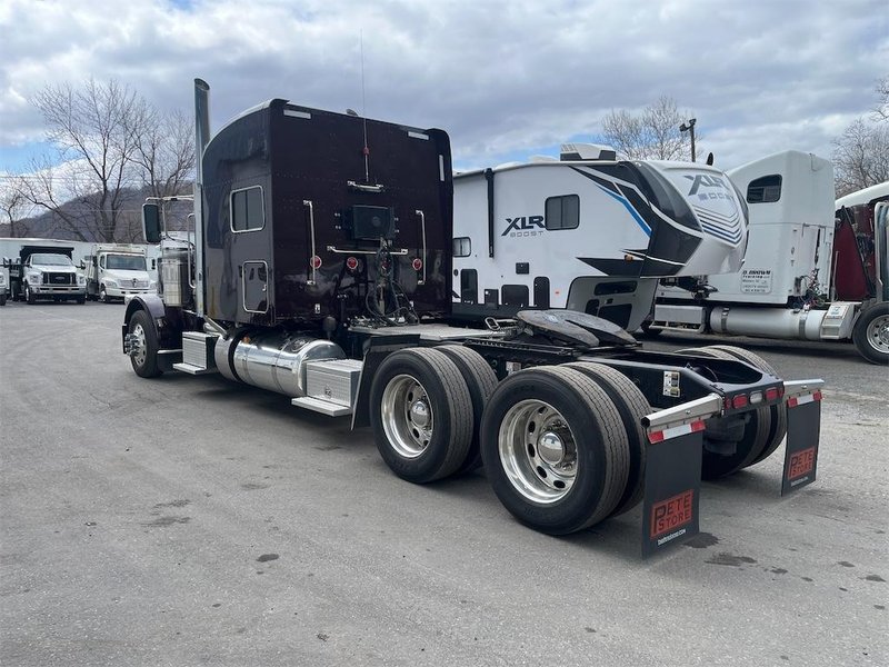 2023 Peterbilt 389 1XPXD49X1PD891797
