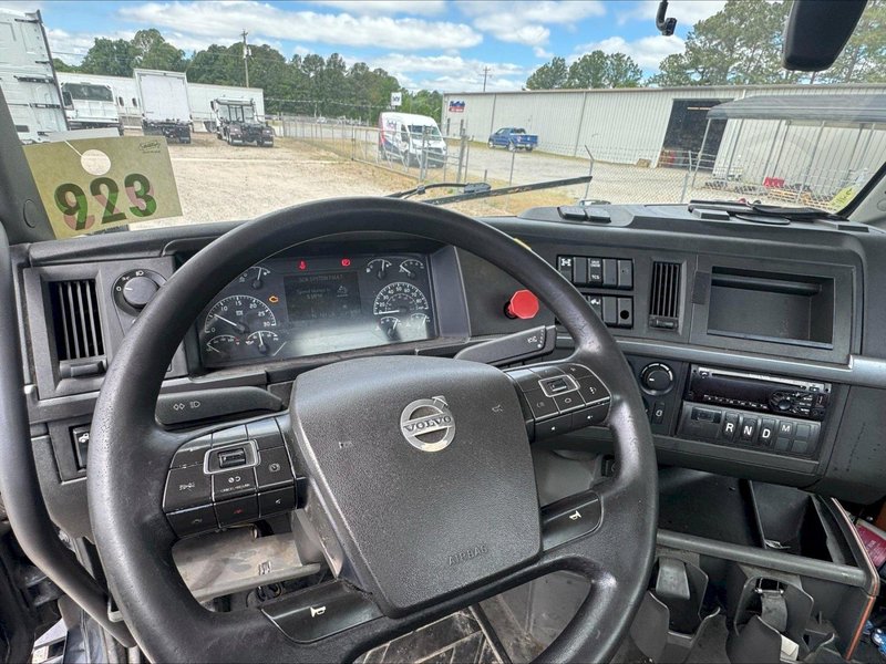 Volvo D13 Day Cab Truck, 2020