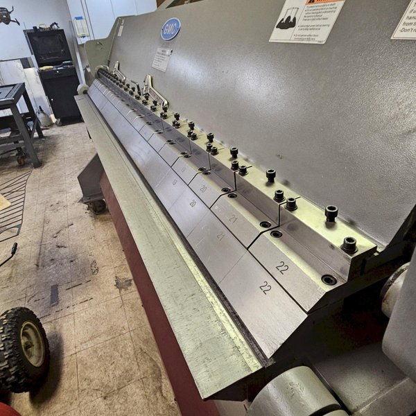 8' X 10GA GMC MODEL HBB-0810 HYDRAULIC BOX AND PAN BRAKE. STOCK # 0560425.