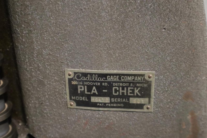 Rahn 27in x 21in 2-Ledge Granite Surface Plate w/ Thru Hole and Cadillac PLA-CHEK HG12 Height Gauge- Auction Item