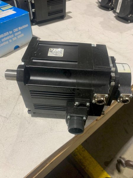 MITSUBISHI SERVO MOTOR HF154BS-A51 USED
