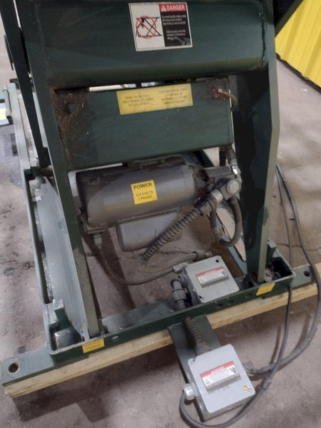 4,000 LBS X 60" X 30" SOUTHWORTH HYDRAULIC SCISSOR LIFT TABLE WITH 60X42 ROLLER CONVEYOR TOP, 110 VOLT: STOCK #20914