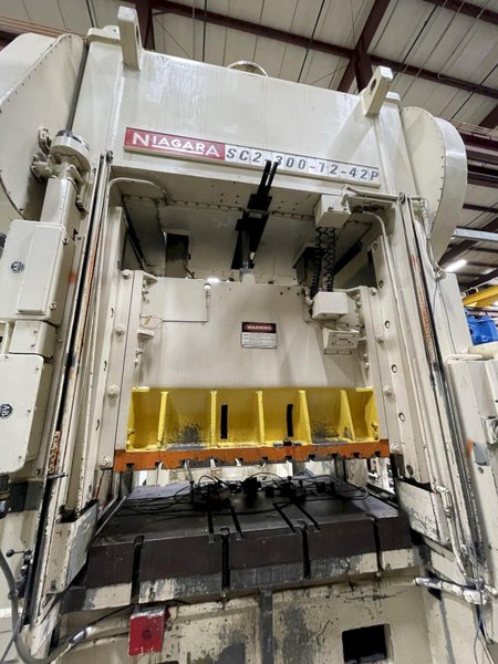 300 ton Niagara SC2-300-72-42P Used Straight Side Double Crank Mechanical Metal Stamping Press For Sale, Year 1980