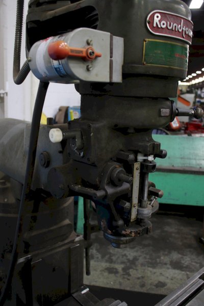 1-1/2 HP ROUND TOWER RAM TYPE VERTICAL MILL: STOCK #76541