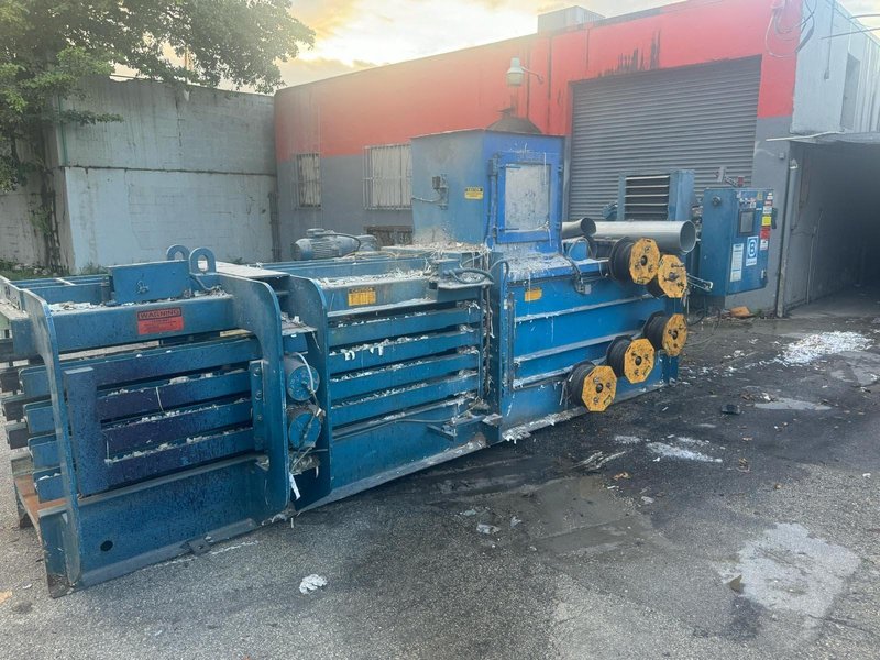 Balemaster 4025G-6 Auto-Tie Baler