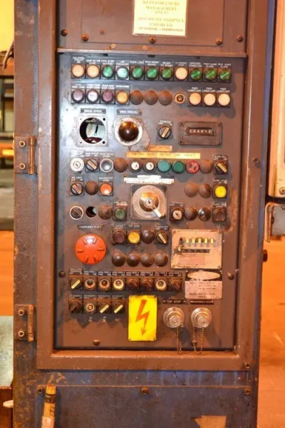 KOMATSU 220 TON ECCENTRIC GEAR 2 PT SS PRESS, STOCK# 13405J