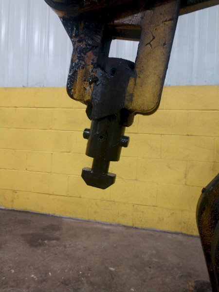 15,000 LB 7.5 TON BRADLEY SINGLE RIM VERTICAL COIL LIFTING TONG SCISSOR TYPE COIL LIFT: STOCK #14208