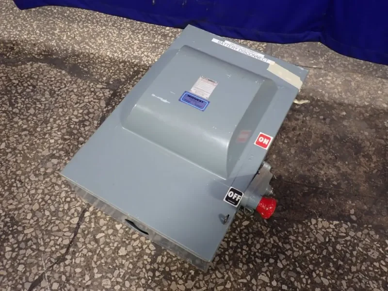 WESTINGHOUSE 400 AMPS FUSIBLE DISCONNECT  -  CAU 365