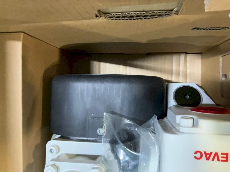 LEYBOLD SOGEVAC SV40B VACUUM PUMP   -  S170852