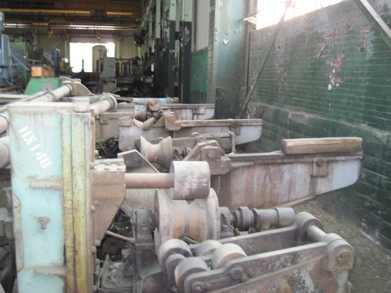 4&#039; - 9-1/2&#039; X 30&#039; BARDONS &amp; OLIVER AUTOMATIC INFEED TABLE: STOCK #51700