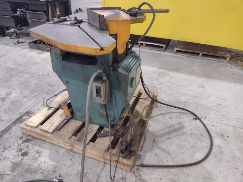 8&quot; X 8&quot; COMACA HYDRAULIC NOTCHER / NOTCHING MACHINE: STOCK #21131