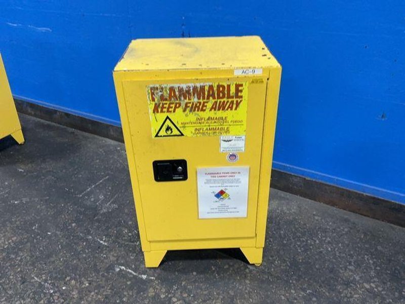 EAGLE 12 GALLONS FLAMMABLE LIQUID STORAGE CABINET  -  1925LEGS
