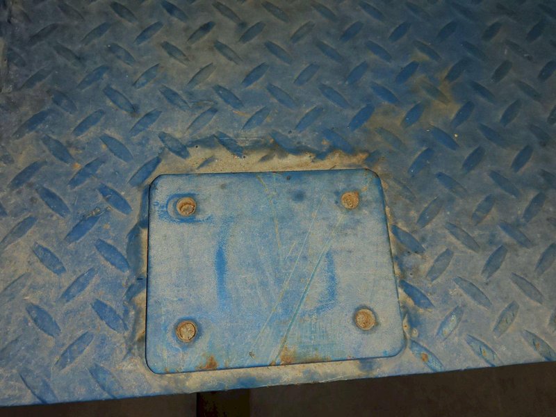 2020 BLUE GIANT 15,000LB DOCK LIFT