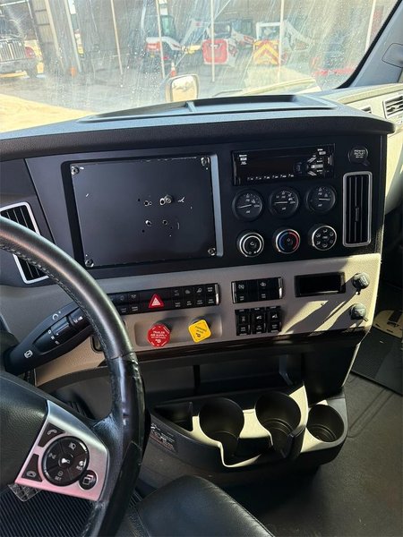 2018 FREIGHTLINER CASCADIA 126 3AKJHHDR5JSJC9851