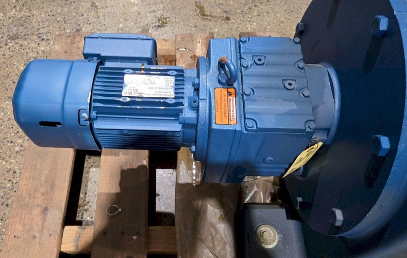 SEW EURODRIVE R147R77DRE80M4BE1HR GEARMOTOR USED