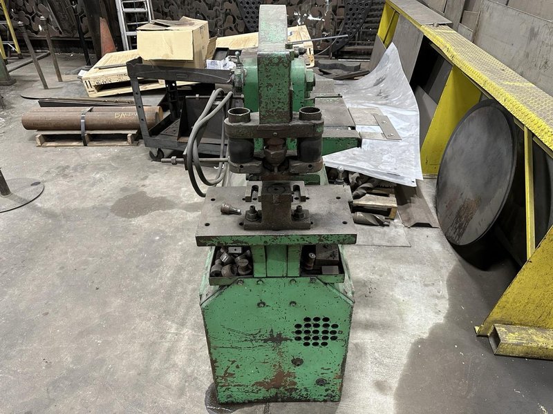 50 Ton Piranha P3-50 Hydraulic Ironworker, 1998 – Tooling