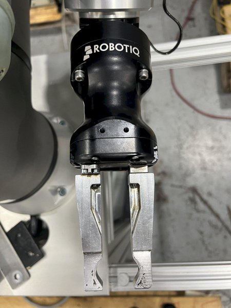 Universal Robots UR10e Cobot With Parts loading base/station. New-2020