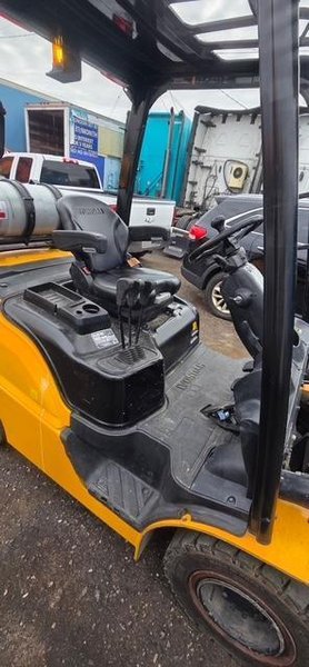 Hyundai 25L-9A Forklift, 2022 – 5,000 lb LP Gas Pneumatic Tire Lift Truck, 3-Stage Mast, Side Shift
